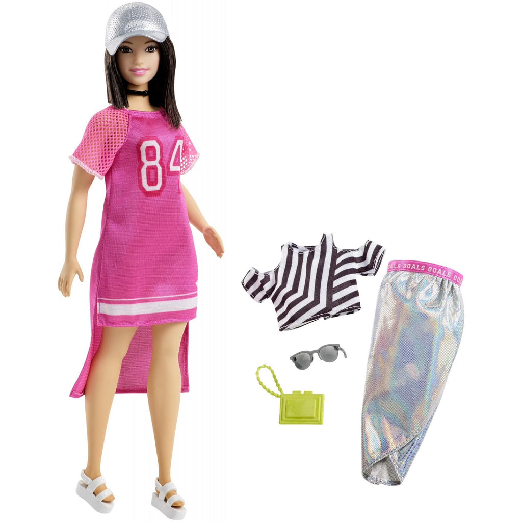 Curvy Doll with Brunette Hair & Accessories F6669
